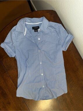 Vintage Liz Claiborne Blue and White Stripe Short Sleeve Button-Up Shirt